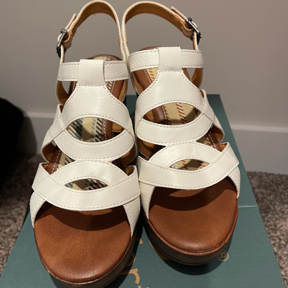 boc White Strappy Leather Platform Sandals - Picture 3 of 4